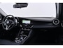 Alfa Romeo Giulia 2.0T Super | Trekhaak | PDC | 19" Velgen | 87.000 KM!! | Navigatie |