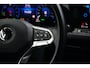 Volkswagen Golf VIII Lim. Style eHybrid | Achter uitrij camera |Stoelverwarming | Apple Carplay | Parkeersensoren |