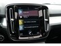Volvo XC40 B3 Momentum Business | Dealeronderhouden | Panoramadak | Adaptive cruise control | 18" Lichtmetalen velgen | BLIS | Volvo on Call |