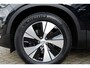 Volvo XC40 B3 Momentum Business | Dealeronderhouden | Panoramadak | Adaptive cruise control | 18" Lichtmetalen velgen | BLIS | Volvo on Call |