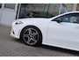 Mercedes-Benz A-klasse A 180 AMG-Line 136pk | Cruise | Climate | Memory | Sfeer | Multibeam | Pano | Keyless | Carplay