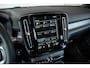 Volvo XC40 T5 Recharge R-Design | Panoramadak | Premium audio by Harman Kardon | Verwarmbare voorstoelen en achterbank | Verwarmbaar stuurwiel | Elektrische bedienbare voorstoel | 360° Parkeercamera | Parkeersensoren voor + achter