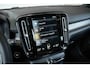 Volvo XC40 T5 Recharge R-Design | Panoramadak | Premium audio by Harman Kardon | Verwarmbare voorstoelen en achterbank | Verwarmbaar stuurwiel | Elektrische bedienbare voorstoel | 360° Parkeercamera | Parkeersensoren voor + achter