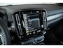 Volvo XC40 T5 Recharge R-Design | Panoramadak | Premium audio by Harman Kardon | Verwarmbare voorstoelen en achterbank | Verwarmbaar stuurwiel | Elektrische bedienbare voorstoel | 360° Parkeercamera | Parkeersensoren voor + achter