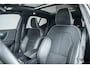 Volvo XC40 T5 Recharge R-Design | Panoramadak | Premium audio by Harman Kardon | Verwarmbare voorstoelen en achterbank | Verwarmbaar stuurwiel | Elektrische bedienbare voorstoel | 360° Parkeercamera | Parkeersensoren voor + achter