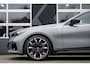 BMW i5 M60 xDrive M-Sport Pro | Panorama | Bowers & Wilkins | 4 wielbest. | Iconic glow | Stoelventilatie/verwarming | Driving Ass. Prof | 360° | 21' inch |