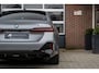 BMW i5 M60 xDrive M-Sport Pro | Panorama | Bowers & Wilkins | 4 wielbest. | Iconic glow | Stoelventilatie/verwarming | Driving Ass. Prof | 360° | 21' inch |