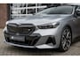 BMW i5 M60 xDrive M-Sport Pro | Panorama | Bowers & Wilkins | 4 wielbest. | Iconic glow | Stoelventilatie/verwarming | Driving Ass. Prof | 360° | 21' inch |