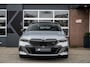 BMW i5 M60 xDrive M-Sport Pro | Panorama | Bowers & Wilkins | 4 wielbest. | Iconic glow | Stoelventilatie/verwarming | Driving Ass. Prof | 360° | 21' inch |