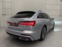 Audi A6 Avant 55 TFSI e quattro Competition PANO/HEAD-UP/MEMORY/360CAMERA/ACC/SOH 94,1%/KEYLESS/MATRIX/CARPLAY/S-LINE SPORTPAKKET/FLORETT-SILBER METALLIC/NET GROTE OH BEURT GEHAD BIJ AUDI
