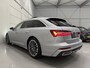 Audi A6 Avant 55 TFSI e quattro Competition PANO/HEAD-UP/MEMORY/360CAMERA/ACC/SOH 94,1%/KEYLESS/MATRIX/CARPLAY/S-LINE SPORTPAKKET/FLORETT-SILBER METALLIC/NET GROTE OH BEURT GEHAD BIJ AUDI