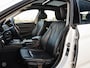BMW 3-Serie Gran Turismo 320d Luxury Panoramadak HUD Leder Trekhaak Bi-xenon Stoelverwarming Navigatie