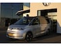 Volkswagen California 180KW-245PK, Hybride, Camper, Standkachel, Keuken met Koelkast, gaspit, stromend water, 230V, elektrisch hef dak, Luifel, slaapmogelijkheid 2 persoon bed, 4 zitplaatsen, watertank, handdouche, vele opberg mogelijkheden,