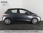 Toyota Yaris 1.5 HYBRID ACTIVE AUTOMAAT GARANTIE 8-2030! 100% ONDERHOUDEN . CAMERA . CRUISE CONTROL . ELEKTRISCHE RAMEN VOOR