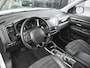 Mitsubishi Outlander 2.0 Business Edition Navigatie Carplay Alcantara Bekleding 18 inch velgen Elektrische achterklep