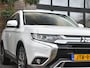 Mitsubishi Outlander 2.0 Business Edition Navigatie Carplay Alcantara Bekleding 18 inch velgen Elektrische achterklep