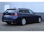 BMW 3-Serie Touring 330e Business Edition Plus Individual / Leder / LED /