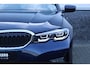 BMW 3-Serie Touring 330e Business Edition Plus Individual / Leder / LED /