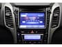 Hyundai i30 1.6 GDI Go! Plus 2015 | Airco | Navigatie | Cruise Control | Stoelverwarming | Stuurwiel Multifunctioneel | Climate Control | Lederen Bekleding | Achteruitrij Camera | Boekjes | 2 Sleutels | Nationale Autopas