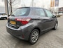 Toyota Yaris 1.5 HYBRID DESIGN CRUISE CAMERA CLIMA ELEK.RAMEN LM-VELGEN ALL SEASONS