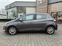 Toyota Yaris 1.5 HYBRID DESIGN CRUISE CAMERA CLIMA ELEK.RAMEN LM-VELGEN ALL SEASONS
