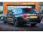 BMW 5-Serie Touring 530d High Executive Dakrail 20"L.M. Pano Koplampreiniging Parkeersensoren voor+achter