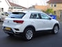 Volkswagen T-Roc 1.5 TSI Sport Automatische airco, apple carplay, android auto, navigatie voorbereiding, trekhaak, digitaal instrumenten paneel, sport uitvoering, parkeersensoren, enz.