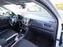Volkswagen T-Roc 1.5 TSI Sport Automatische airco, apple carplay, android auto, navigatie voorbereiding, trekhaak, digitaal instrumenten paneel, sport uitvoering, parkeersensoren, enz.
