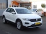 Volkswagen T-Roc 1.5 TSI Sport Automatische airco, apple carplay, android auto, navigatie voorbereiding, trekhaak, digitaal instrumenten paneel, sport uitvoering, parkeersensoren, enz.