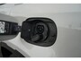 Land Rover Defender 110 P300e 110 Dynamic SE Edition | Schuif/Kantel Dak | Cold Climate Pack | Elektrische Trekhaak | Extended Black Pack |