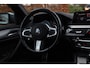 BMW 5-Serie Touring 520d High Executive Aut. | M-Pakket | Panorama | HUD | Virtual Dash | Stoelverwarming | Dealeronderhouden |