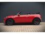MINI Cooper Mini Cabrio 1.5 Chili | Stoelverwarming | Cruise Control | Navigatie | Ambiance Verlichting | Parkeersensoren | Keyless | Climate Control | Black Pack | Dealer Onderhouden |