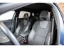Volvo V40 T3 Polar+ Sport | Afneembare trekhaak | Panoramadak | Premium Audio by Harman Kardon | Navigatie | Parkeercamera | Parkeersensoren voor en achter | Volvo on Call | Keyless Entree | Volvo Guard Alarm