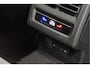 Volkswagen Golf 1.5 TSI R-Line Business Black Style | Pano.dak | Harman/Kardon | Camera | Stuurverwarming | Sportstoelen | Sfeerverlichting | Adapt.CC