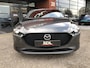 Mazda 3 2.0 e-SkyActiv-G M Hybrid 122 Comfort // ADAPT. CRUISE // DODEHOEK // 360 CAMERA+SENSOREN // CLIMA // HEAD-UP DISPLAY // STUUR+STOELVERWARMING //