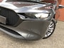 Mazda 3 2.0 e-SkyActiv-G M Hybrid 122 Comfort // ADAPT. CRUISE // DODEHOEK // 360 CAMERA+SENSOREN // CLIMA // HEAD-UP DISPLAY // STUUR+STOELVERWARMING //