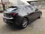 Mazda 3 2.0 e-SkyActiv-G M Hybrid 122 Comfort // ADAPT. CRUISE // DODEHOEK // 360 CAMERA+SENSOREN // CLIMA // HEAD-UP DISPLAY // STUUR+STOELVERWARMING //