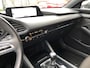 Mazda 3 2.0 e-SkyActiv-G M Hybrid 122 Comfort // ADAPT. CRUISE // DODEHOEK // 360 CAMERA+SENSOREN // CLIMA // HEAD-UP DISPLAY // STUUR+STOELVERWARMING //