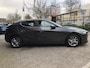 Mazda 3 2.0 e-SkyActiv-G M Hybrid 122 Comfort // ADAPT. CRUISE // DODEHOEK // 360 CAMERA+SENSOREN // CLIMA // HEAD-UP DISPLAY // STUUR+STOELVERWARMING //