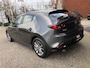Mazda 3 2.0 e-SkyActiv-G M Hybrid 122 Comfort // ADAPT. CRUISE // DODEHOEK // 360 CAMERA+SENSOREN // CLIMA // HEAD-UP DISPLAY // STUUR+STOELVERWARMING //