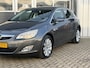Opel Astra 1.6 Turbo Cosmo | Lichtmetaal | Climate | Navi | Parkeer sensoren |