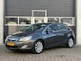 Opel Astra 1.6 Turbo Cosmo | Lichtmetaal | Climate | Navi | Parkeer sensoren |