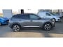 Peugeot 2008 1.2 PureTech Blue Lease Allure Adaptieve Cruise | Camera | Trekhaak | 17" Lichtmetaal | Carplay | LED | Parkeersensoren | Digitaal Dashboard | Achteruitrijcamera | Airco (automatisch) | Apple Carplay/Android Auto|telefoonintegratie premium