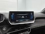 Peugeot e-2008 EV GT 50 kWh 136pk Automaat | Schuif-/Kantelkdak | Navigatie | Climate Control | Adaptieve Cruise Control | 17"LMV | LED | Camera | Stoelverwarming | Apple Carplay/Android Auto |