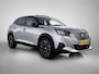 Peugeot e-2008 EV GT 50 kWh 136pk Automaat | Schuif-/Kantelkdak | Navigatie | Climate Control | Adaptieve Cruise Control | 17"LMV | LED | Camera | Stoelverwarming | Apple Carplay/Android Auto |