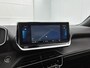 Peugeot e-2008 EV GT 50 kWh 136pk Automaat | Schuif-/Kantelkdak | Navigatie | Climate Control | Adaptieve Cruise Control | 17"LMV | LED Lampen | Keyless Entry/Start | Camera | Stoelverwarming | Apple Carplay/Android Auto |
