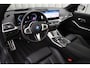 BMW 3-Serie Touring 330e xDrive M-Sport | 292PK | Head-up | Keyless-go | Carbon | Sport-stoelen | Harman/Kardon | Sfeerverlichting | Stuurwielverw. | 2023.
