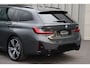 BMW 3-Serie Touring 330e xDrive M-Sport | 292PK | Head-up | Keyless-go | Carbon | Sport-stoelen | Harman/Kardon | Sfeerverlichting | Stuurwielverw. | 2023.