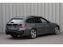 BMW 3-Serie Touring 330e xDrive M-Sport | 292PK | Head-up | Keyless-go | Carbon | Sport-stoelen | Harman/Kardon | Sfeerverlichting | Stuurwielverw. | 2023.