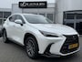 Lexus NX 450h+ AWD Luxury Line TREKHAAK 1500KG TREKGEWICHT STOELVERW STUURVERW EL-ACHTERKLEP APPLE/ANDROID